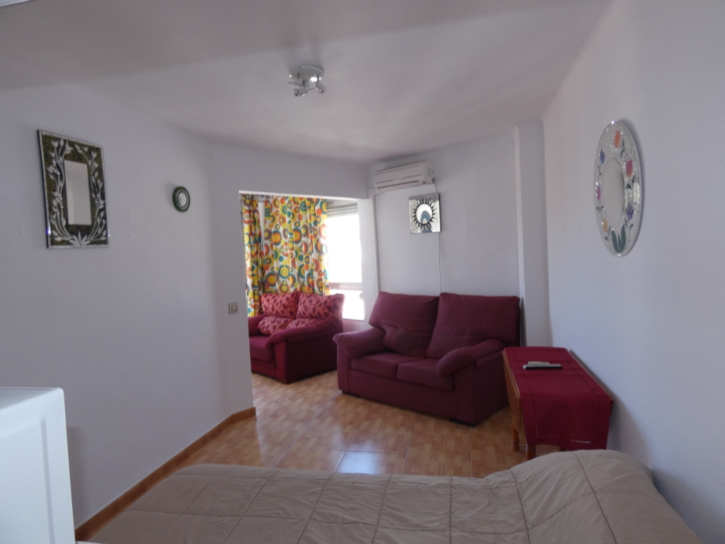 Nice and modern studio with sea views (downtown)