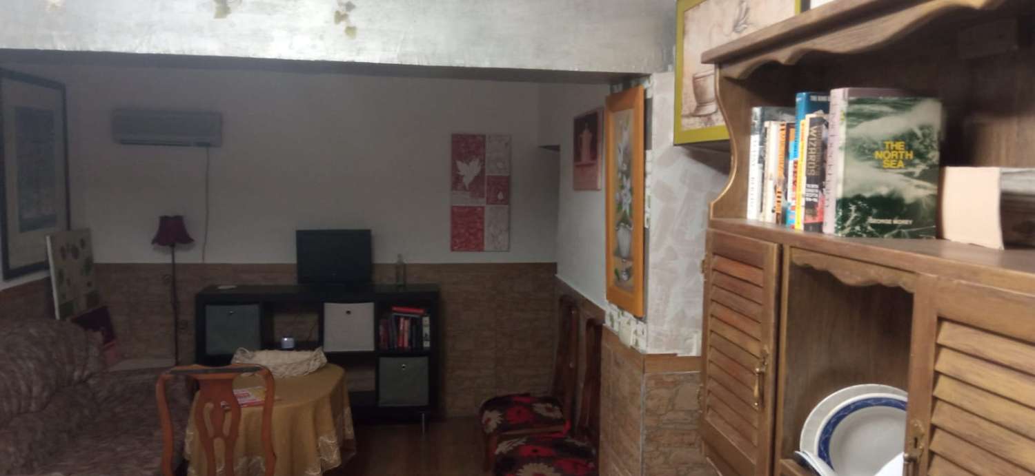 Two bedrooms in the center plaza ALMIJARA center of the population.