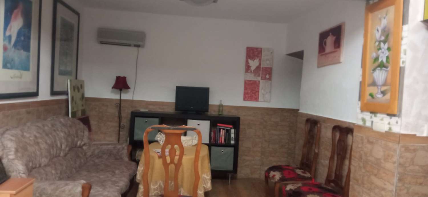 Two bedrooms in the center plaza ALMIJARA center of the population.