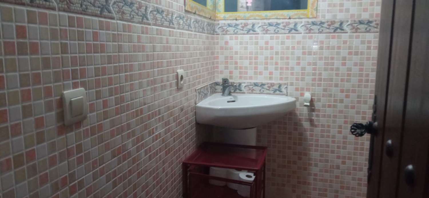 Two bedrooms in the center plaza ALMIJARA center of the population.