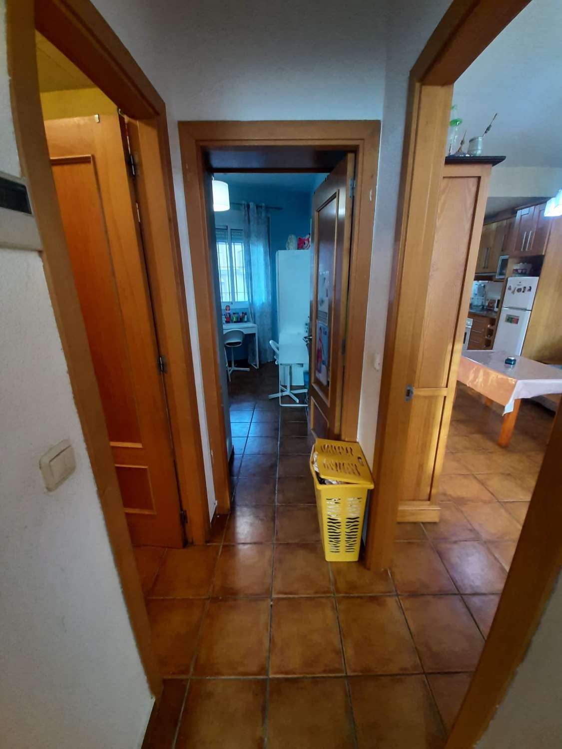 MUY LUMINOSO CON 2 DORMITORIOS Y AMPLIO , moderno y terraza (C)