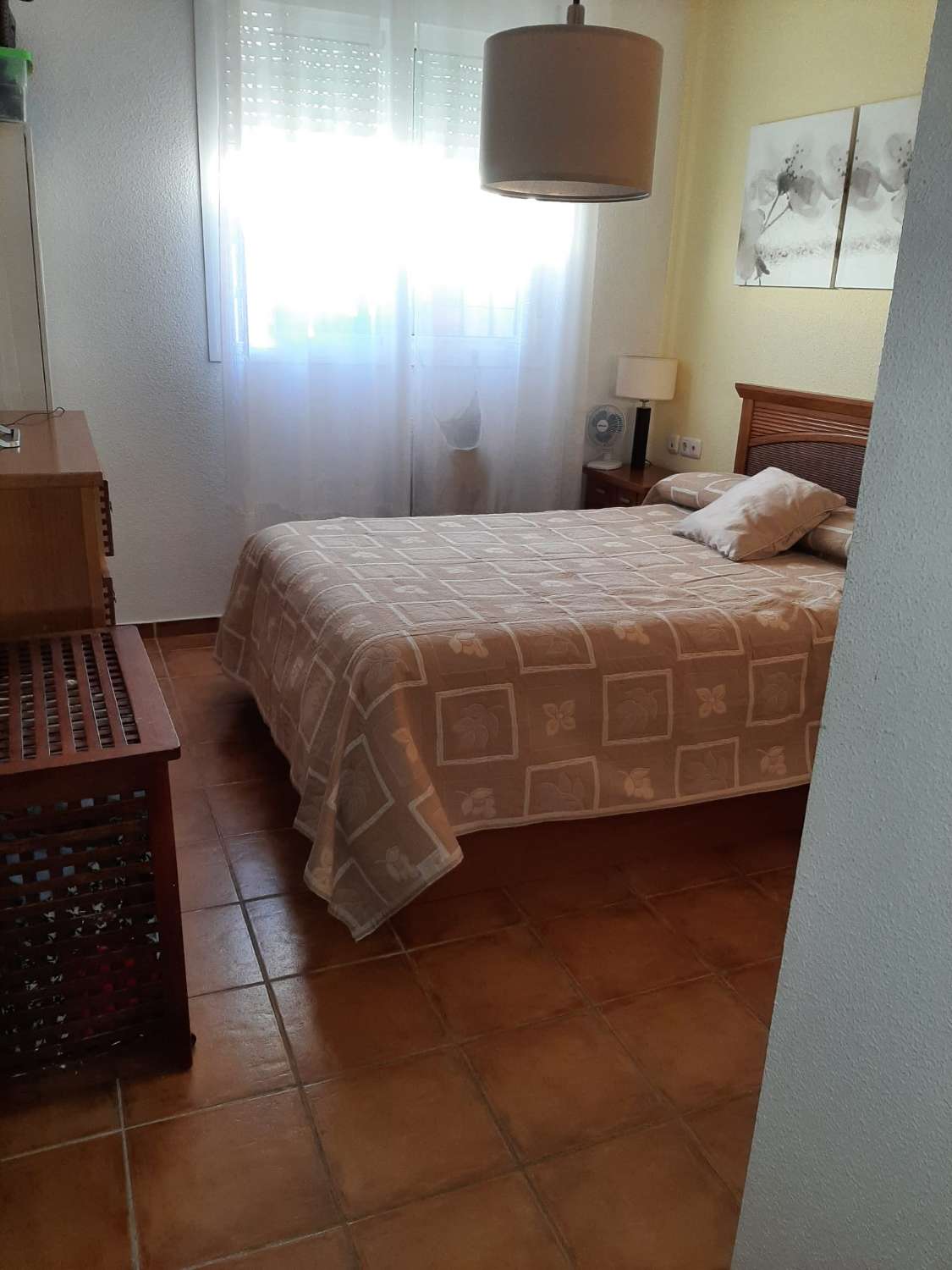 MUY LUMINOSO CON 2 DORMITORIOS Y AMPLIO , moderno y terraza (C)