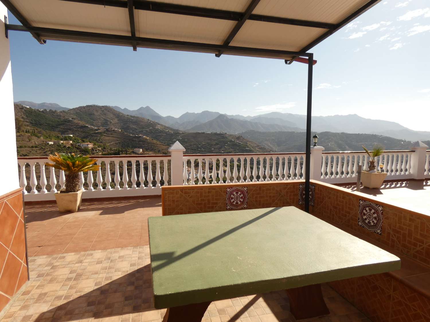 BONITO CHALET  EN EXCELENTE ESTADO EN MONTE ALEGRE-TORROX