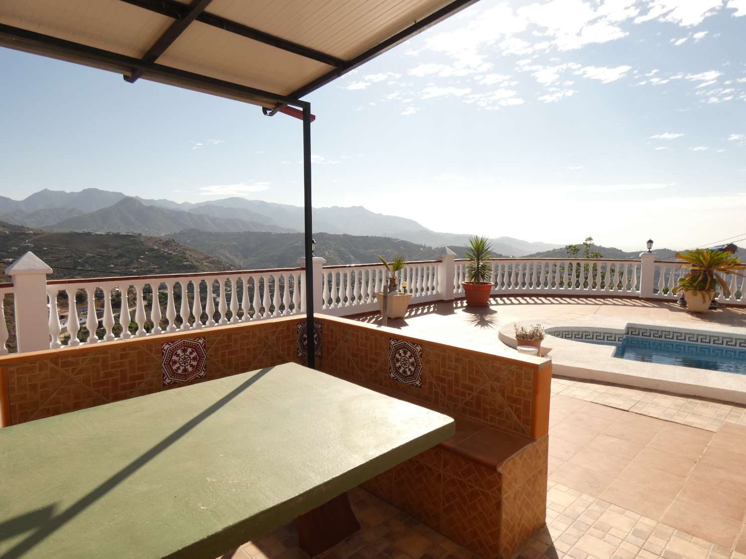BONITO CHALET  EN EXCELENTE ESTADO EN MONTE ALEGRE-TORROX