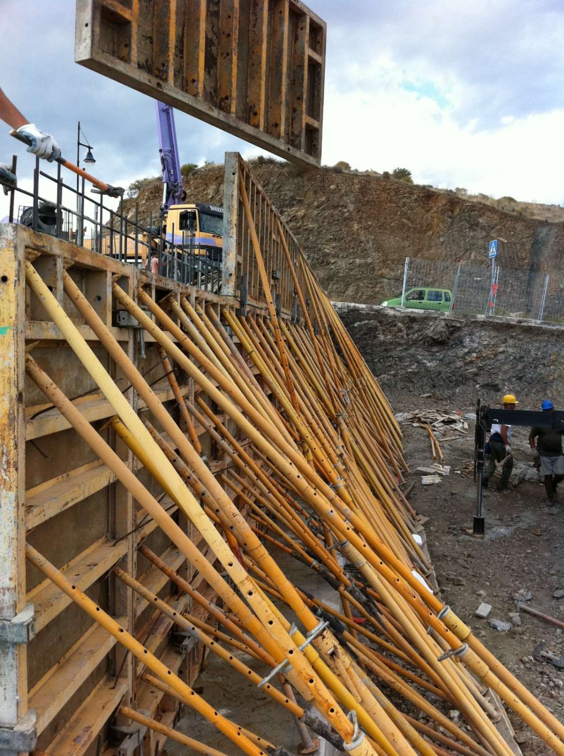 PARCELA con vivienda en construccion El  Peñoncillo-Torrox -Malaga.