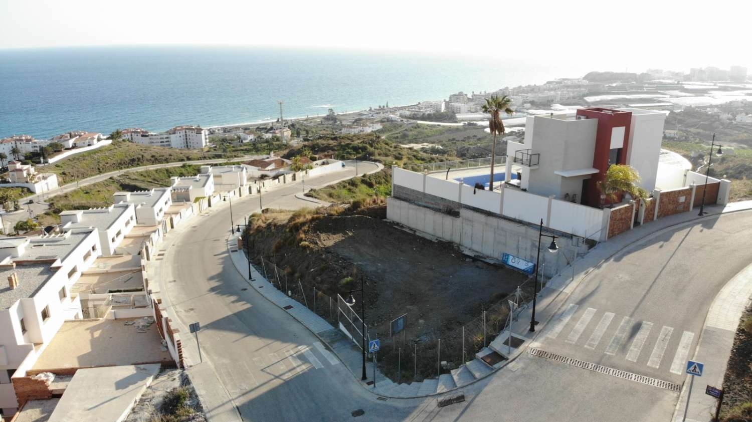 PARCELA con vivienda en construccion El  Peñoncillo-Torrox -Malaga.