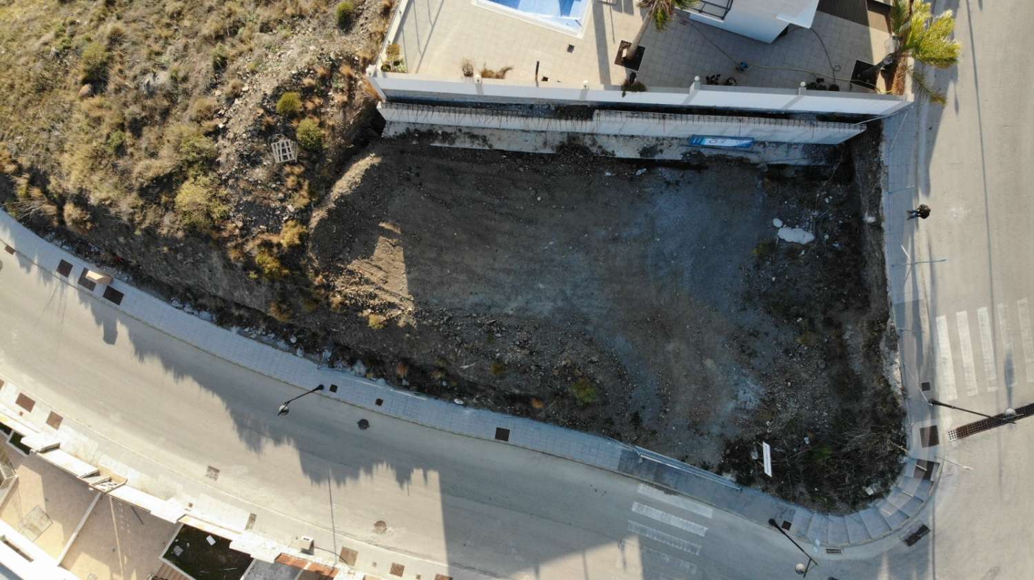 PARCELA con vivienda en construccion El  Peñoncillo-Torrox -Malaga.