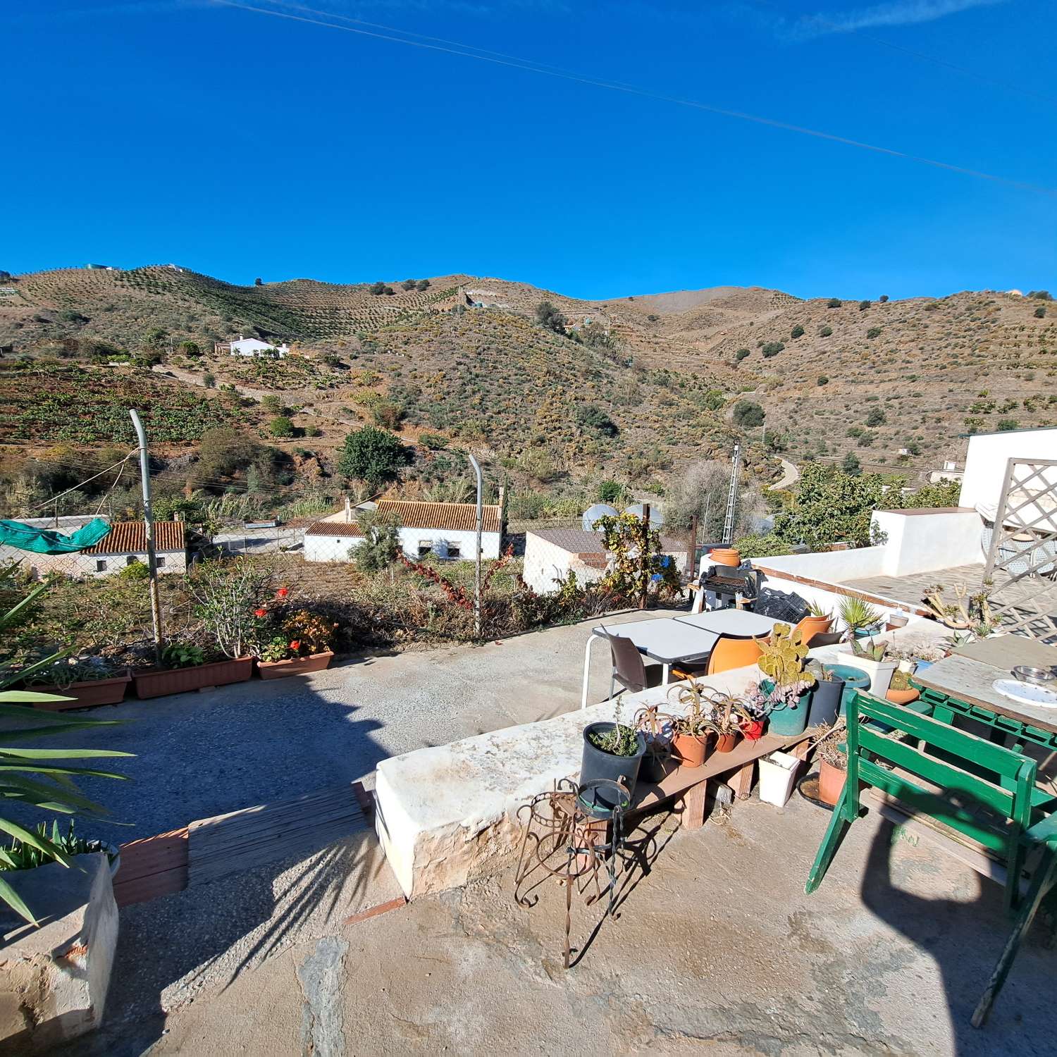 Casa rustica reformada  a 3 km de la playa de Torrox Costa
