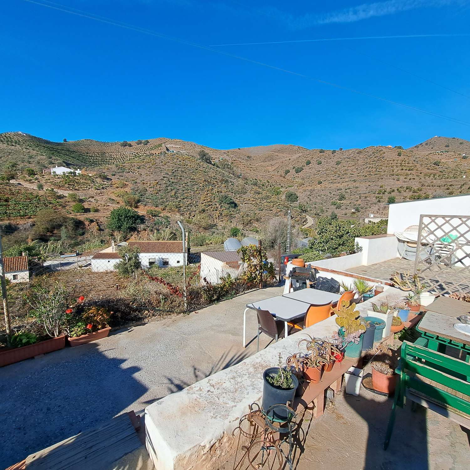 Casa rustica reformada  a 3 km de la playa de Torrox Costa