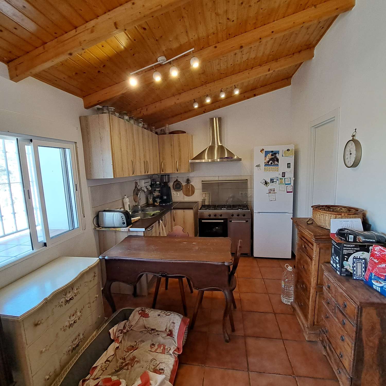 Casa rustica reformada  a 3 km de la playa de Torrox Costa