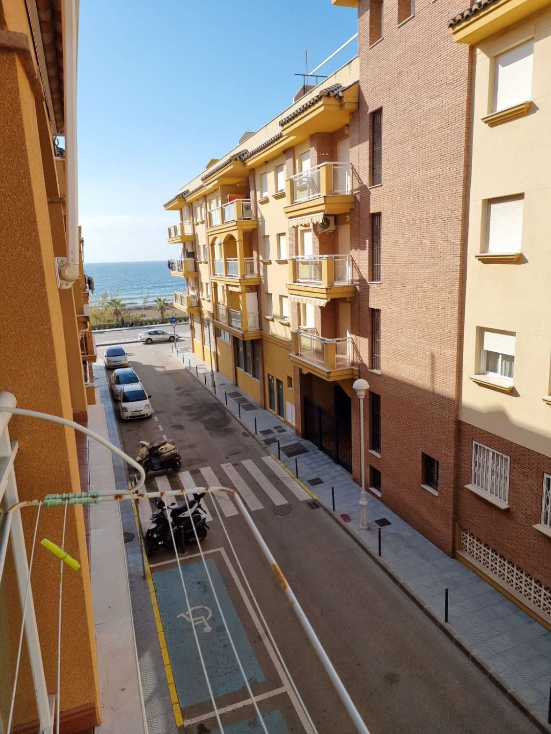 DOS dormitorios  y dos baños  con vistas al mar,  en EL MORCHE