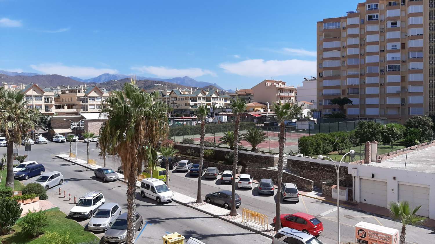 DOS DORMTIORIOS 1 baño y amplia terraza con vistas a la playa y el mar