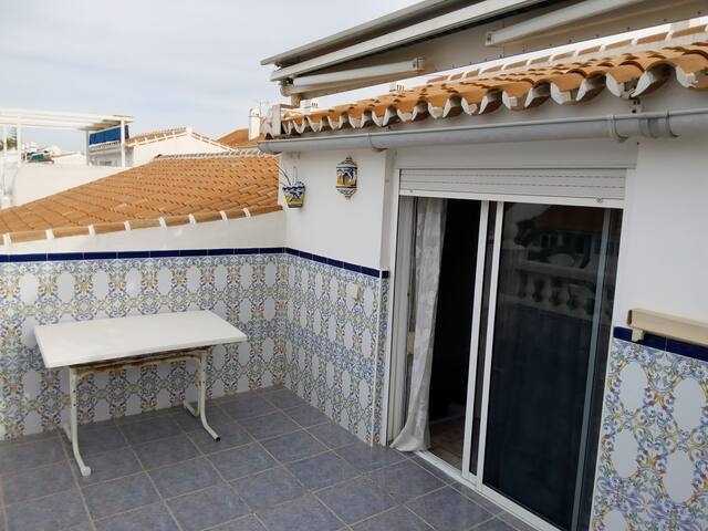 Ruim en praktisch met 3 slaapkamers en 2 badkamers in Pueblo ANDaluz