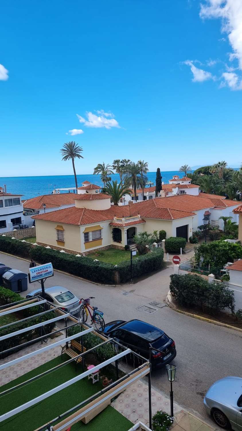 GEZELLIG APPARTEMENT VOOR VAKANTIE OP DE 1E LIJN VAN HET STRAND