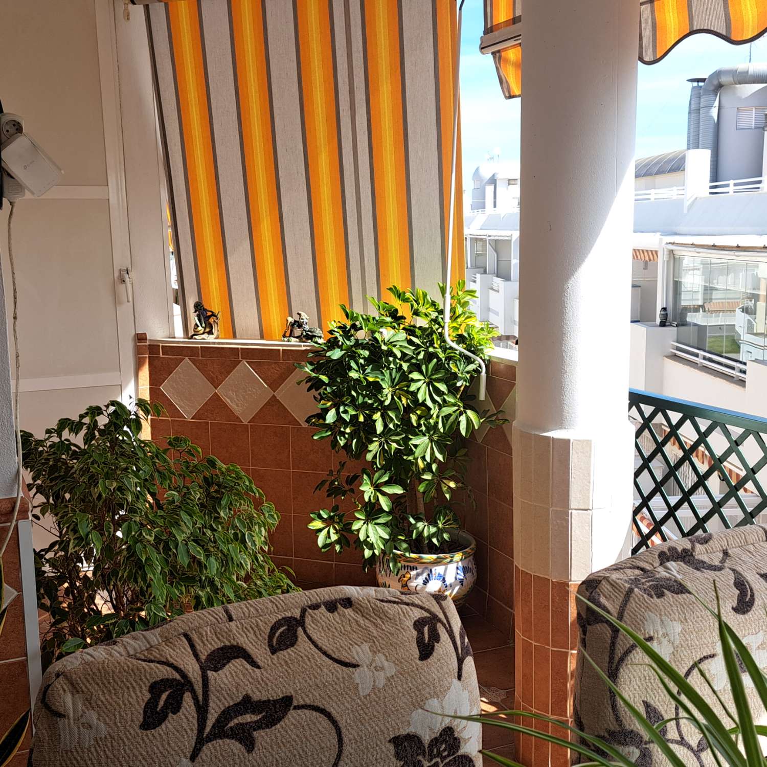 Tres dormitorios dos baños terraza y garaje cerrado doble