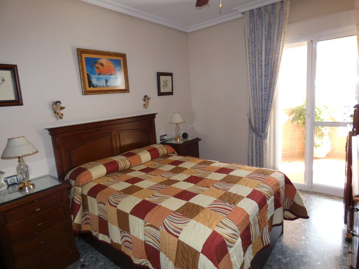 Tres dormitorios dos baños terraza y garaje cerrado doble