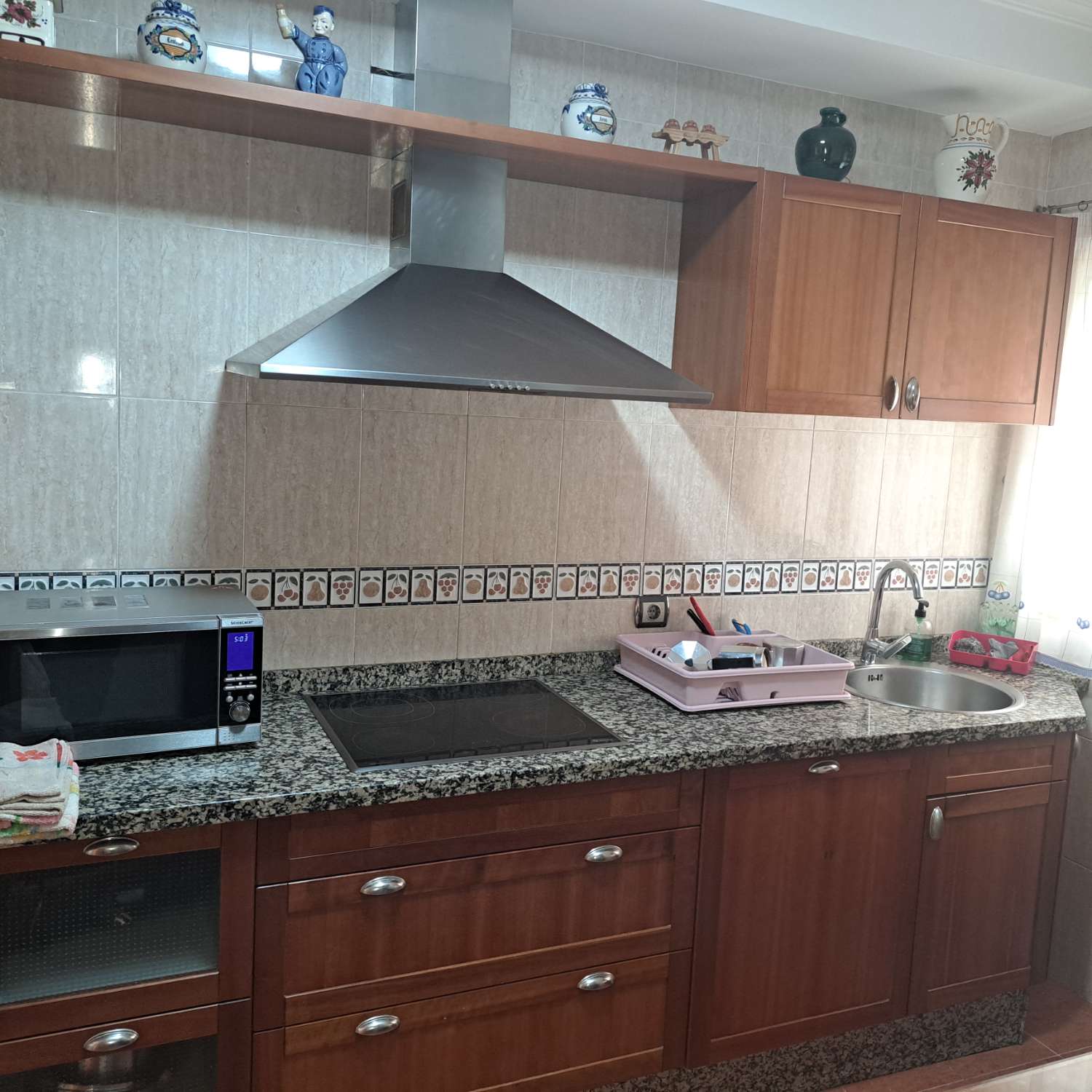 Tres dormitorios dos baños terraza y garaje cerrado doble