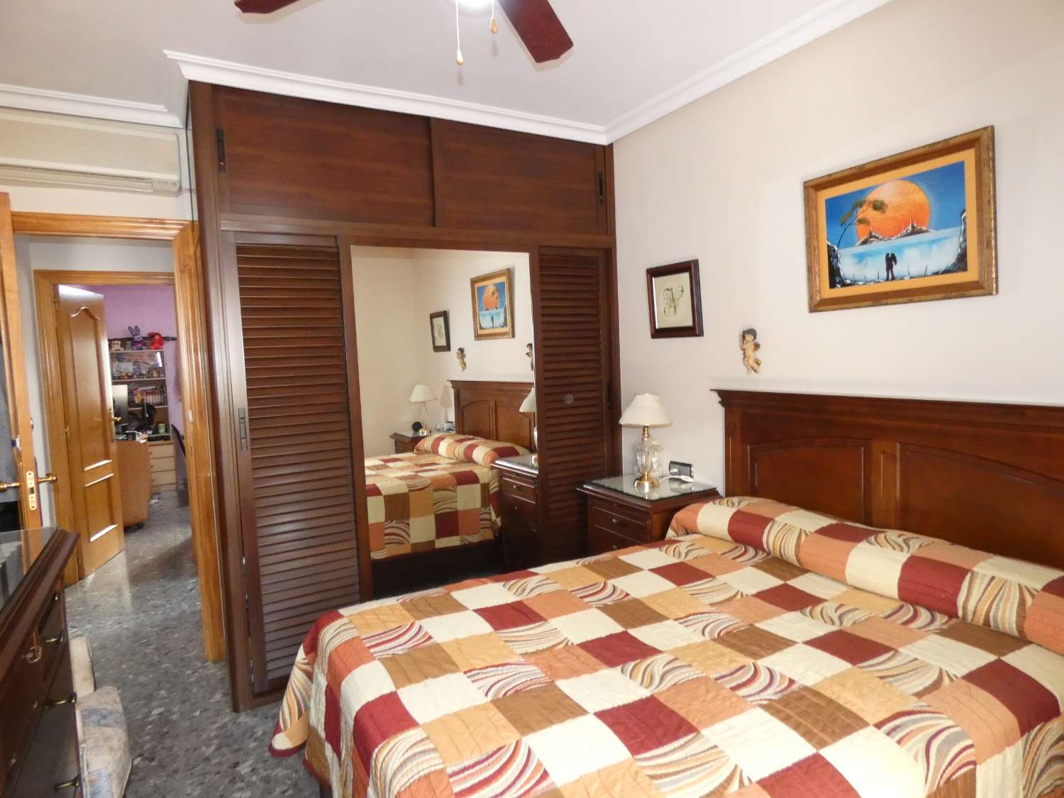 Tres dormitorios dos baños terraza y garaje cerrado doble