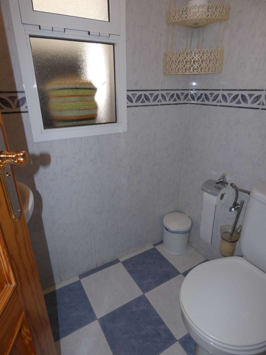 Tres dormitorios dos baños terraza y garaje cerrado doble