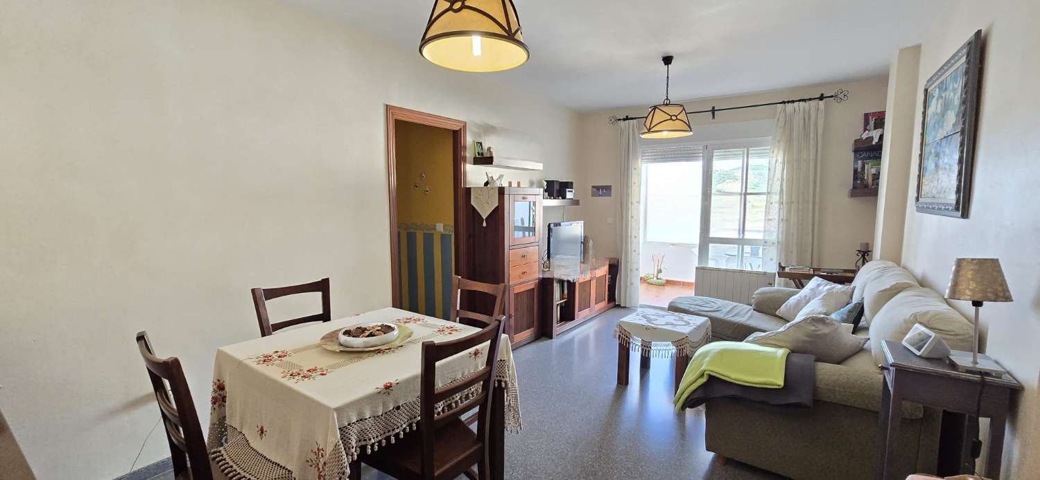 3 BEDROOMS 2 BATHROOMS AND GARAGE