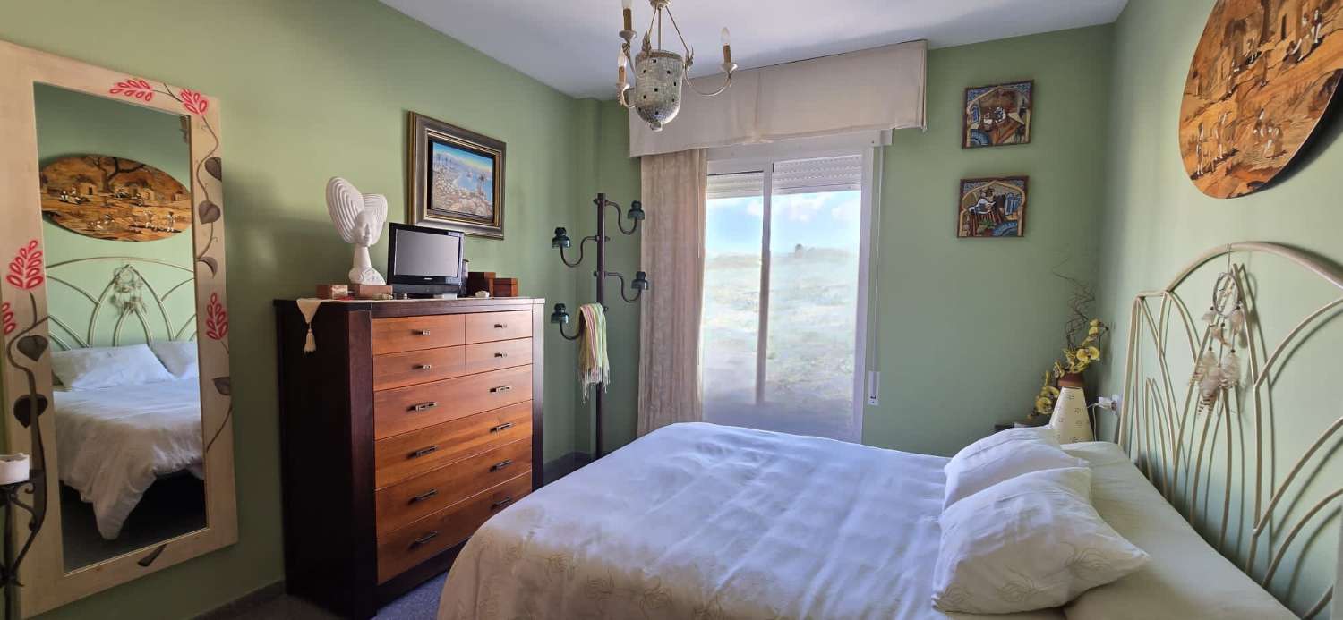 3 BEDROOMS 2 BATHROOMS AND GARAGE
