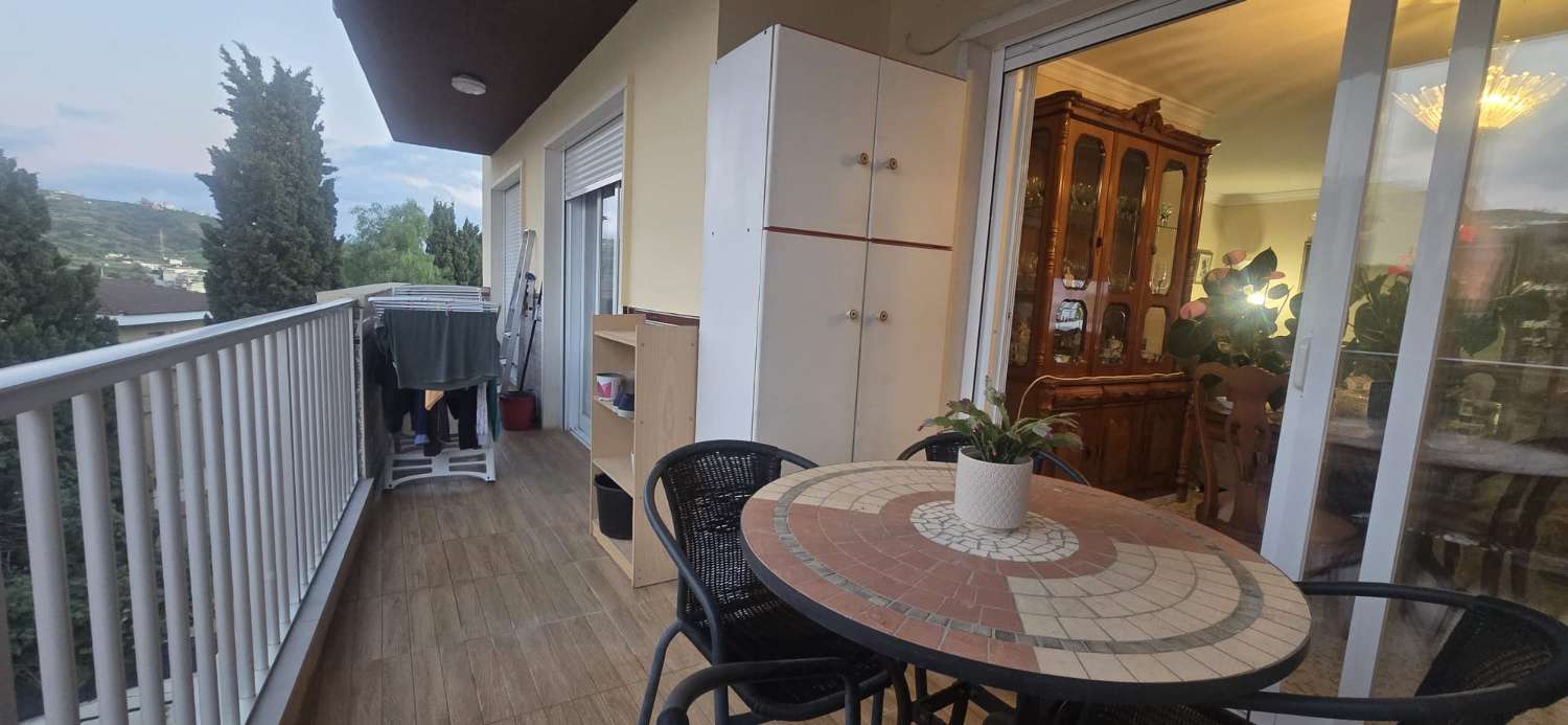 3 BEDROOMS 2 BATHROOMS AND GARAGE