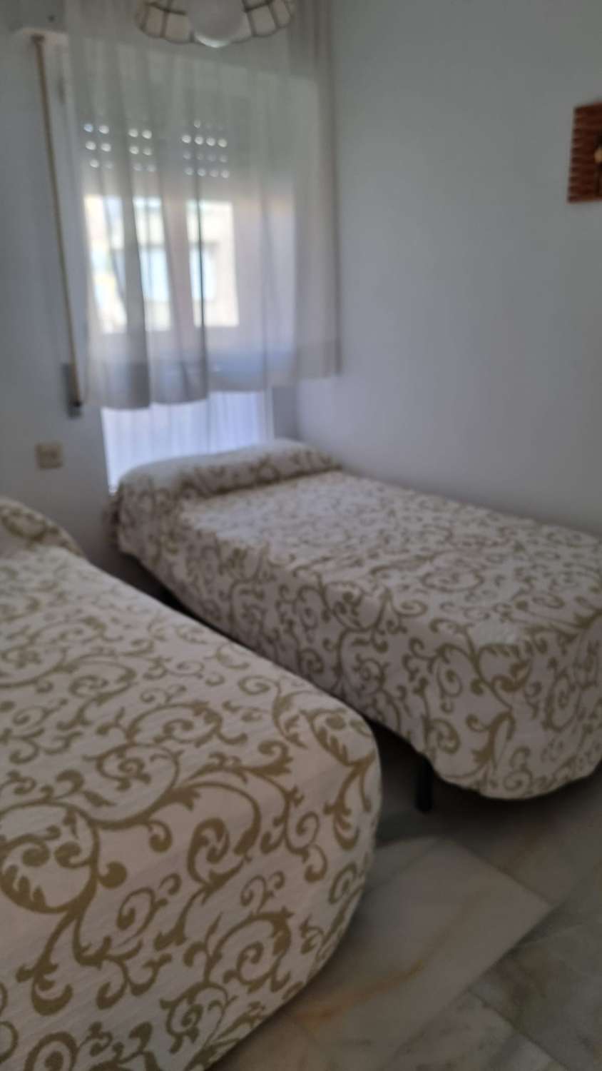 شقة للبيع في Torrox Costa
