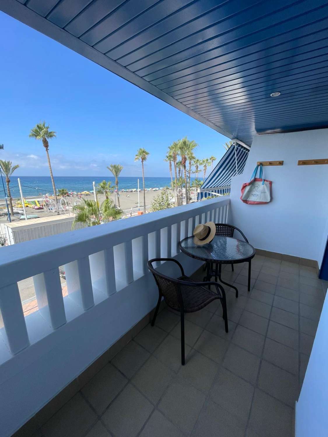 MODERNO APARTAMENTO PARA VACACIONAR EN EL MORCHE 1º LINEA