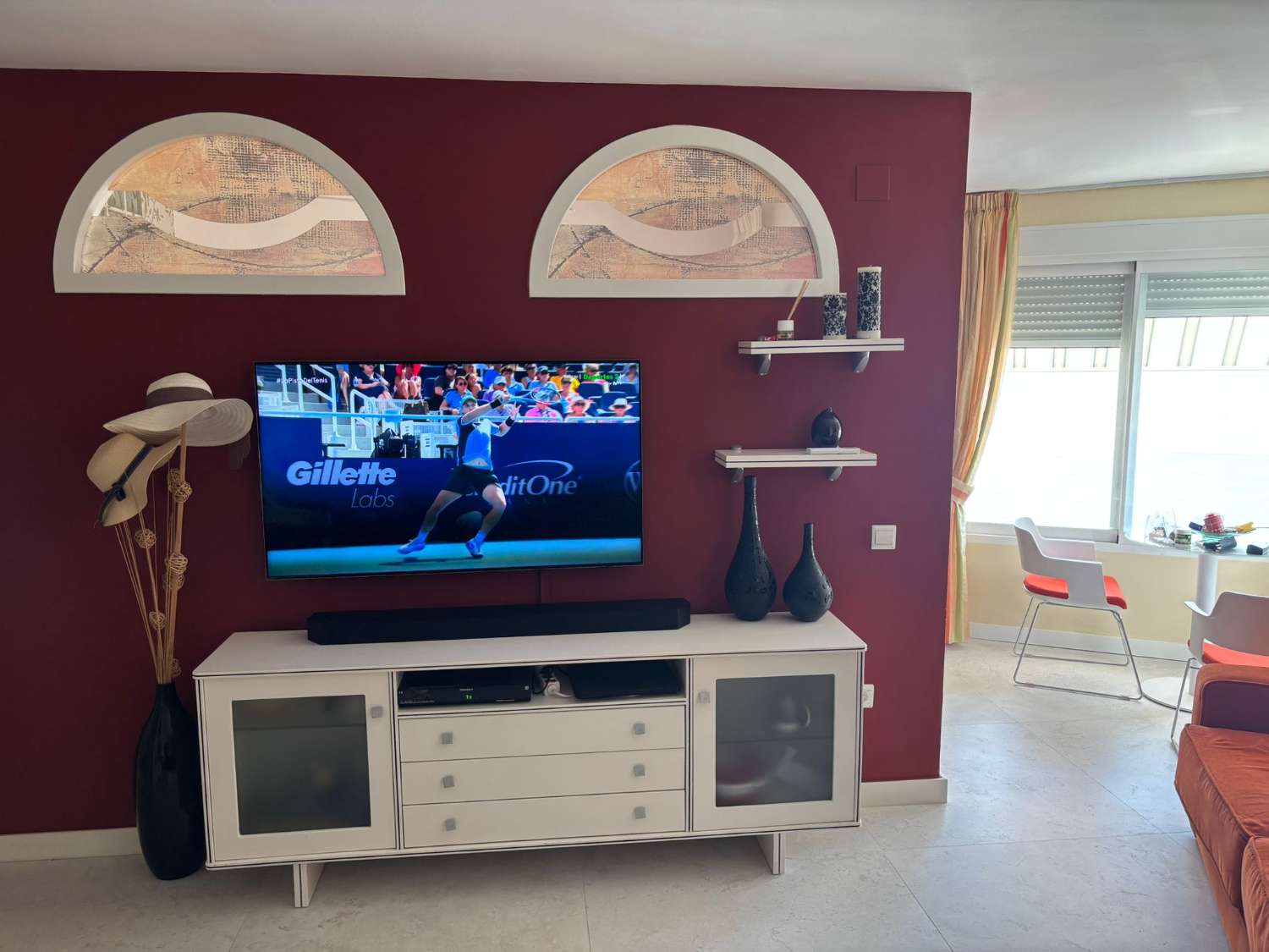 DUE CAMERE DA LETTO PIÙ GARAGE FRONTE MARE
