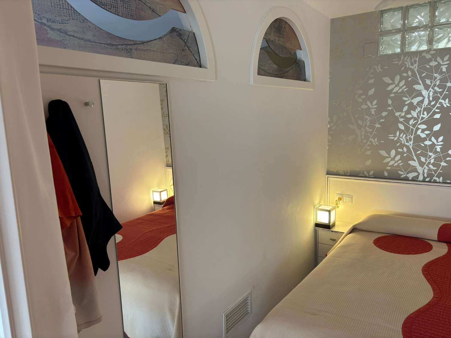 DUE CAMERE DA LETTO PIÙ GARAGE FRONTE MARE