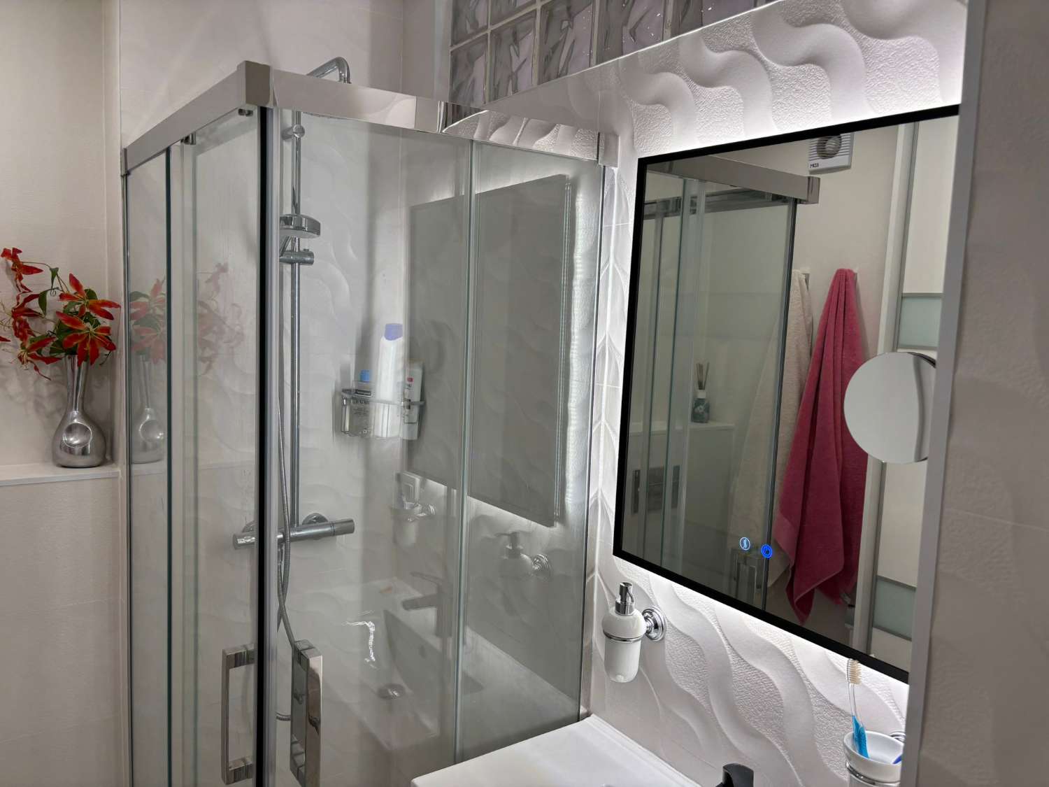 DUE CAMERE DA LETTO PIÙ GARAGE FRONTE MARE