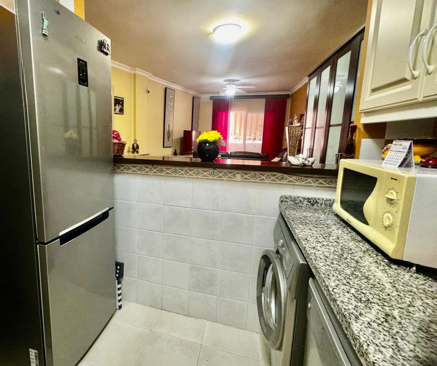 3 SCHLAFZIMMER, 2 BADEZIMMER, PARKPLATZ UND POOL