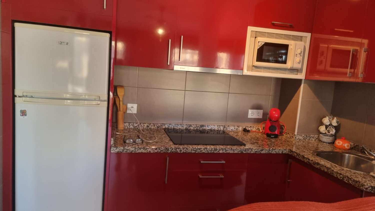 UN DORMITORIO MAS PARKING