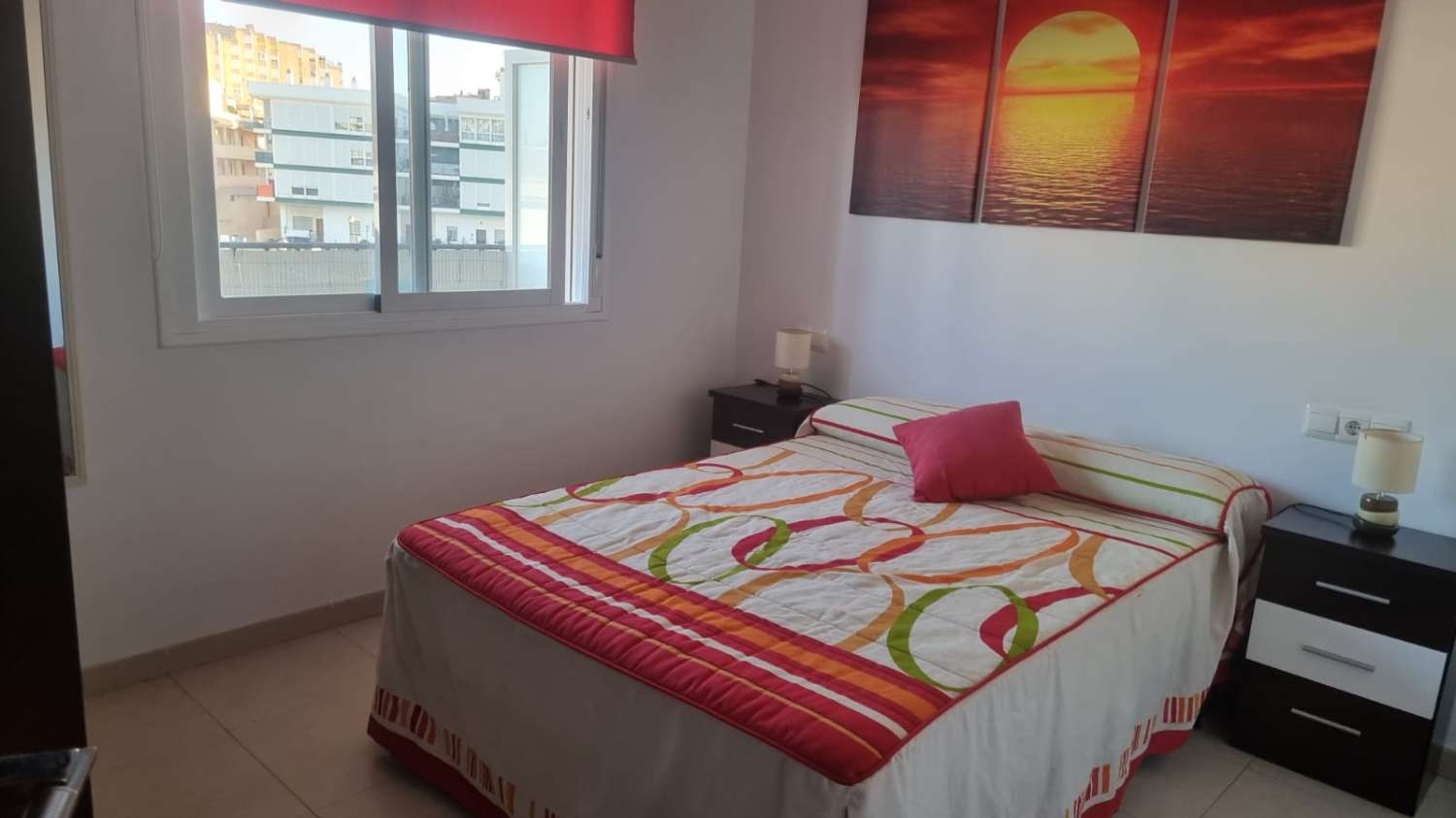 UN DORMITORIO MAS PARKING