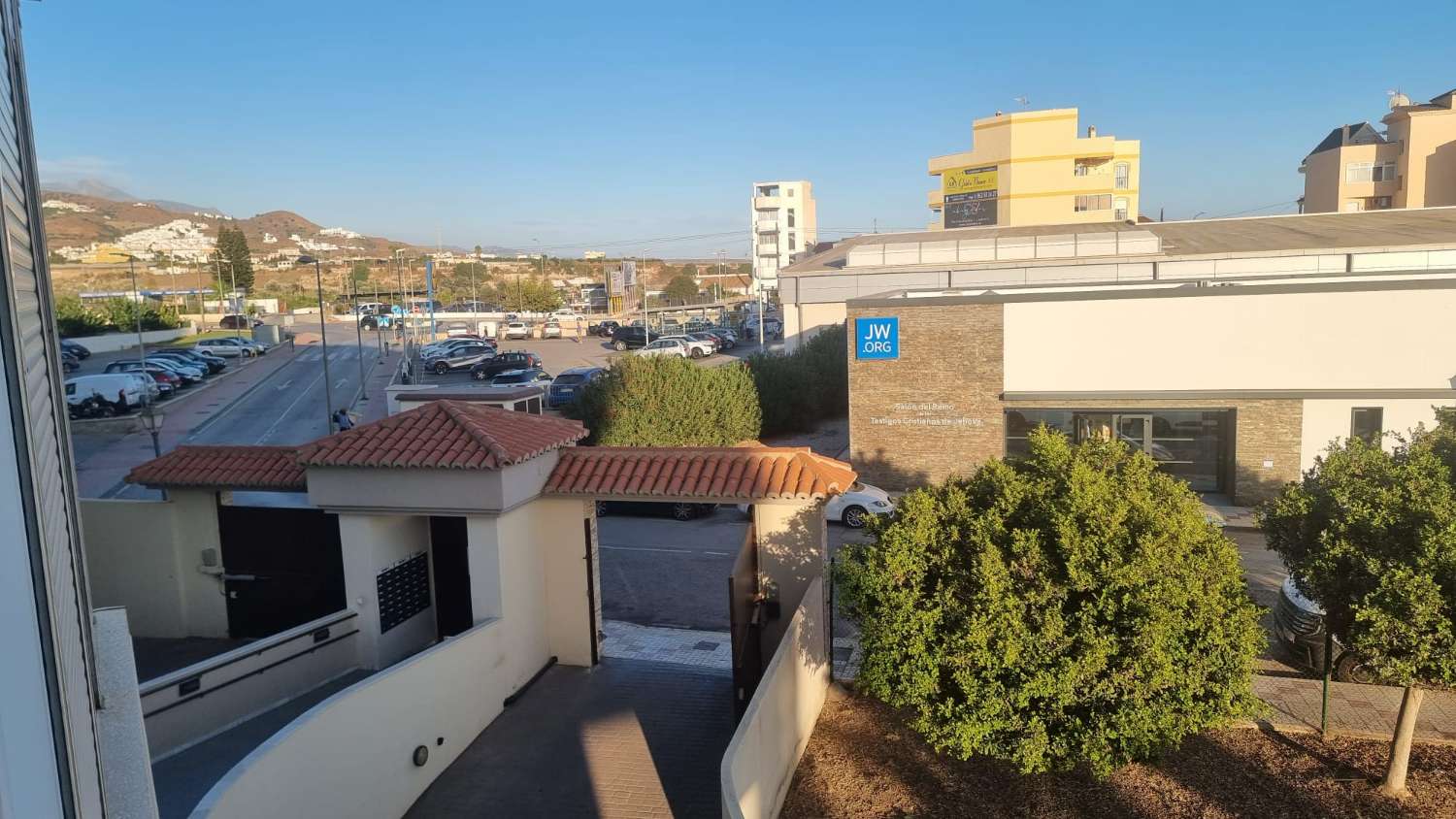 UN DORMITORIO MAS PARKING