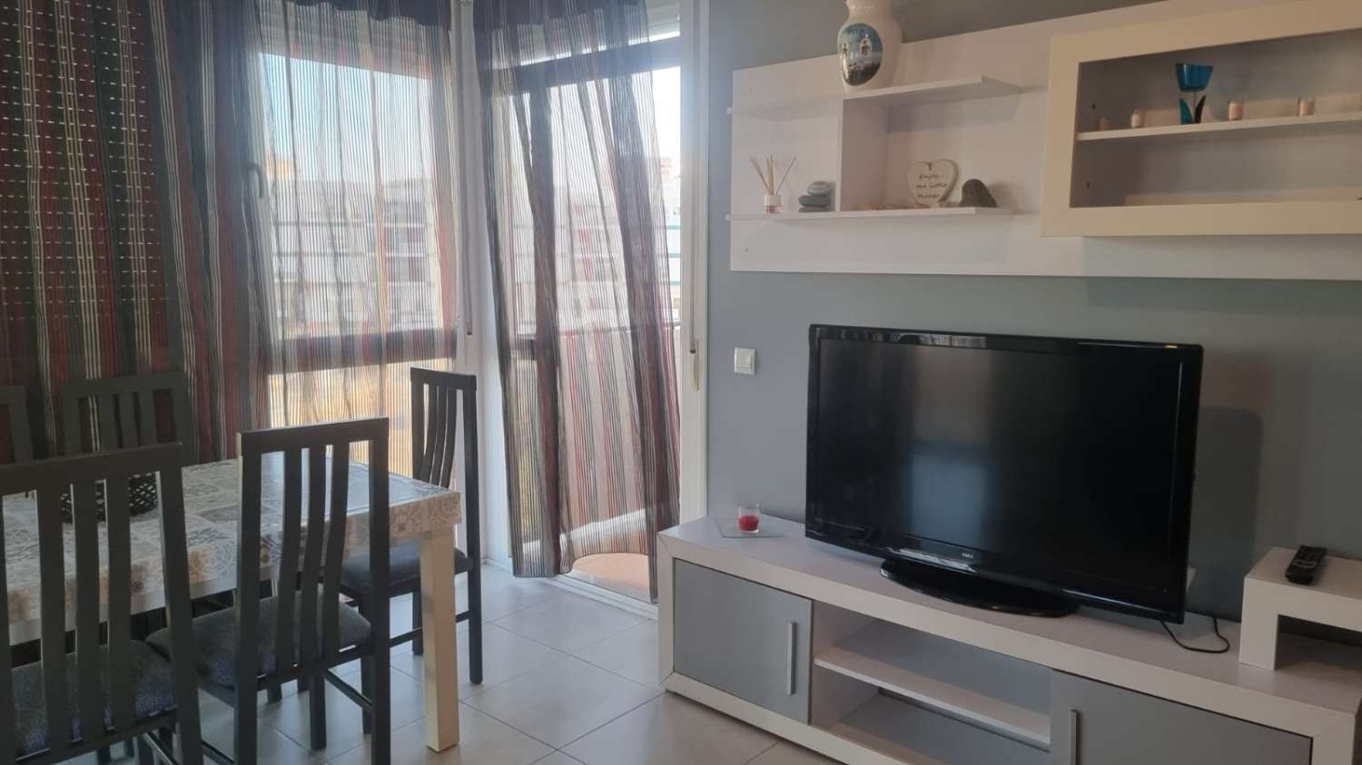 UN DORMITORIO MAS PARKING