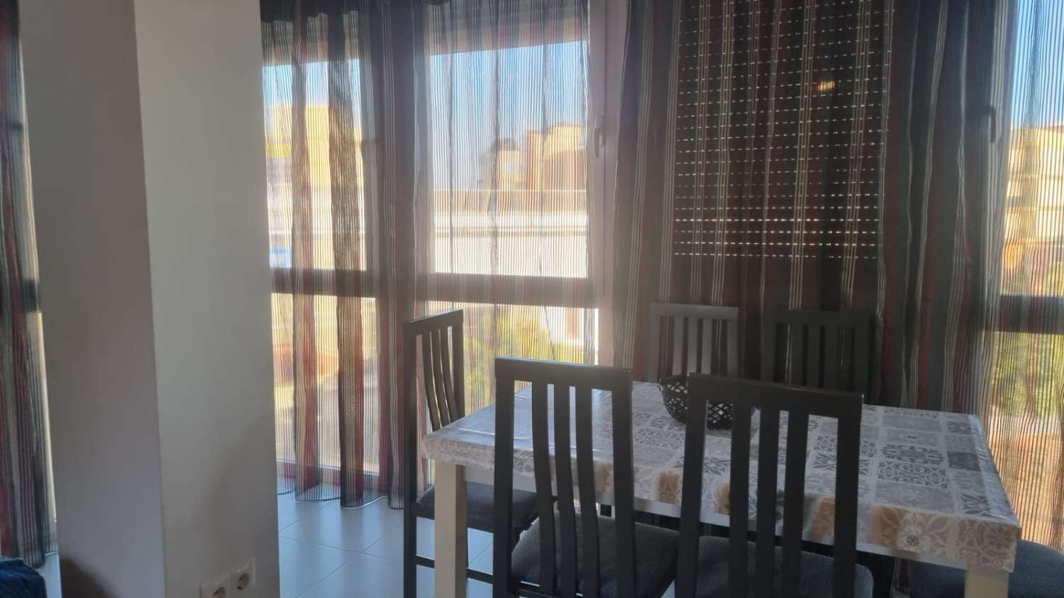 UN DORMITORIO MAS PARKING