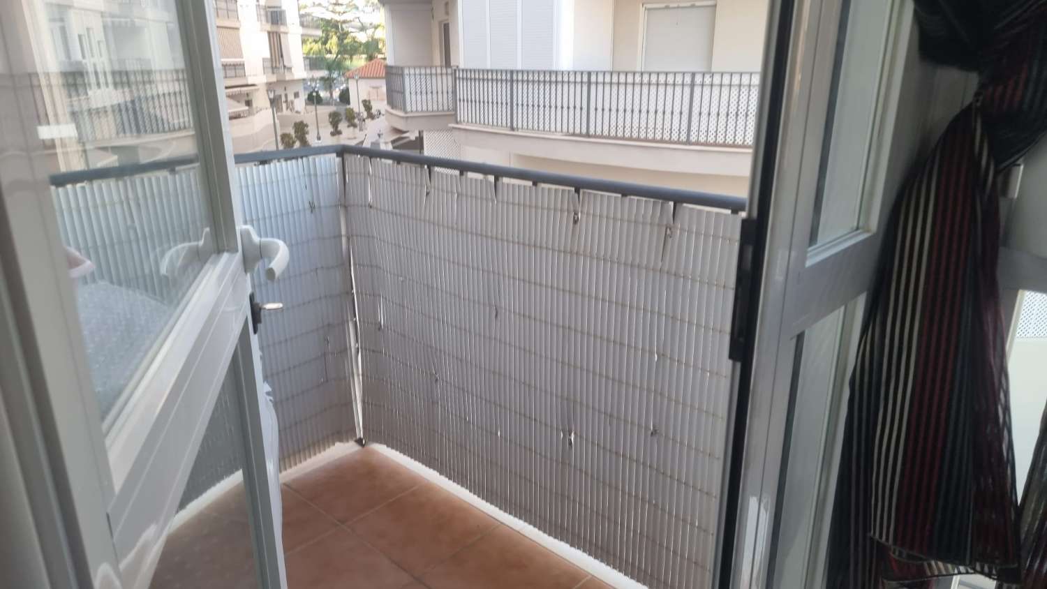 UN DORMITORIO MAS PARKING