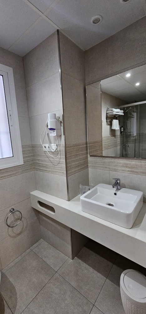 Hostel mit 21 Zimmern und 23 Badezimmern