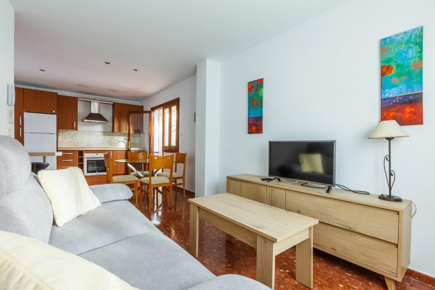 ET SOVEROM I CALETA DE VELEZ PÅ STRANDFORDEN