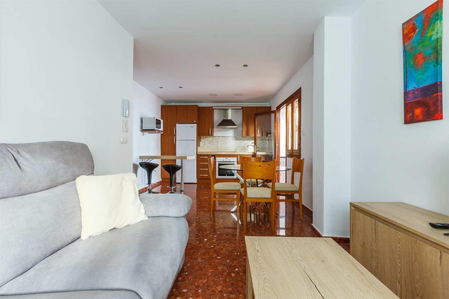 ET SOVEROM I CALETA DE VELEZ PÅ STRANDFORDEN