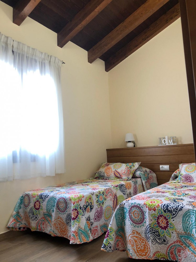 TRE SOVEROM, TO BAD, PLUSS SVØMMEBASSENG