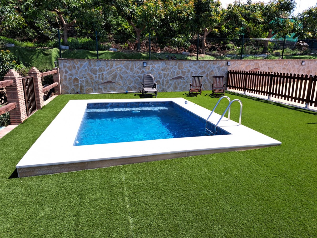 TRE SOVEROM, TO BAD, PLUSS SVØMMEBASSENG