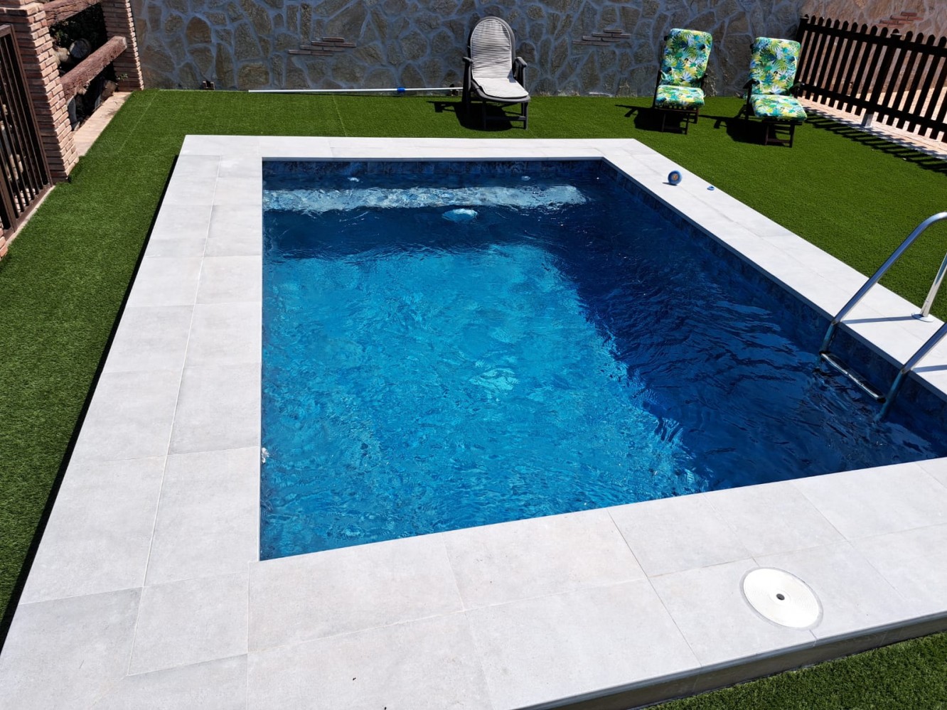 TRE SOVEROM, TO BAD, PLUSS SVØMMEBASSENG