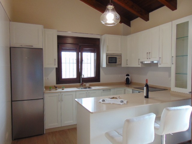 TRE SOVEROM, TO BAD, PLUSS SVØMMEBASSENG