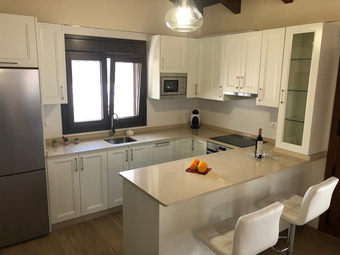 TRE SOVEROM, TO BAD, PLUSS SVØMMEBASSENG