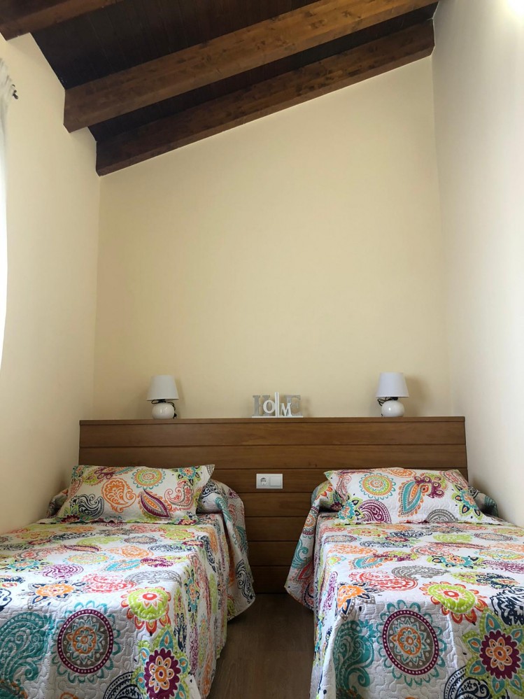 TRE SOVEROM, TO BAD, PLUSS SVØMMEBASSENG