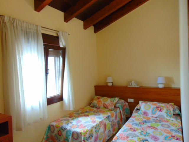 TRE SOVEROM, TO BAD, PLUSS SVØMMEBASSENG