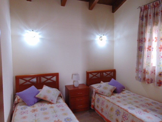 TRE SOVEROM, TO BAD, PLUSS SVØMMEBASSENG