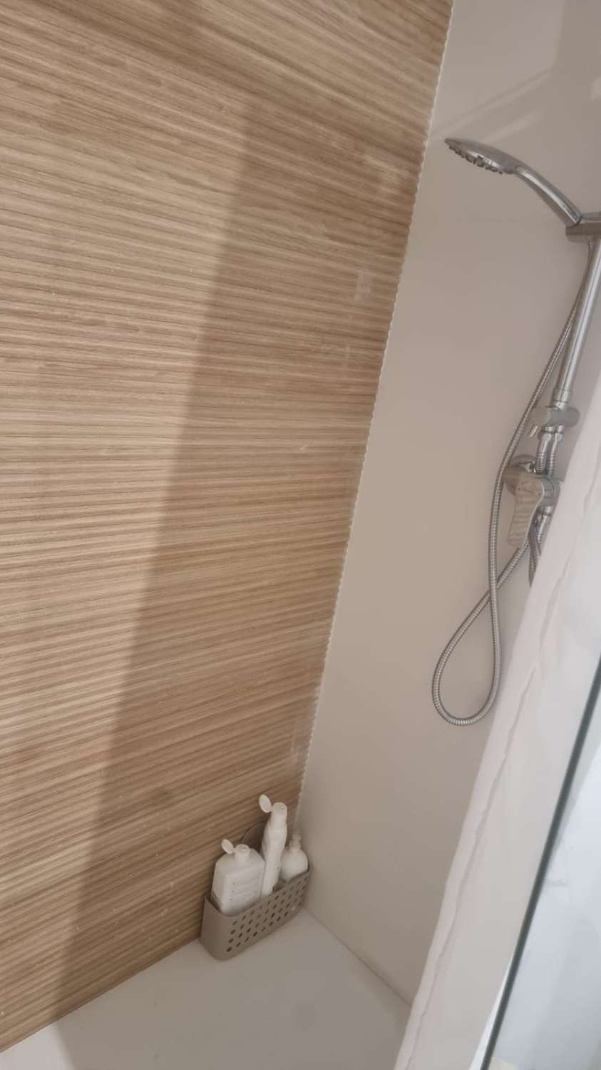 TO SOVEVÆRELSER I CENTRAL MORCHE